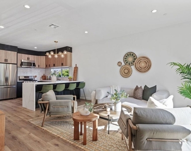 10825 Hartsook Street - Photo Thumbnail 1