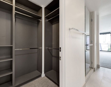 432 N Oakhurst Drive - Photo Thumbnail 11