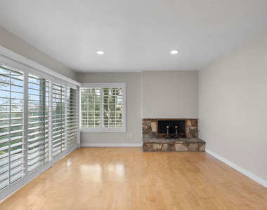 9631 Crystal View Drive - Photo Thumbnail 14