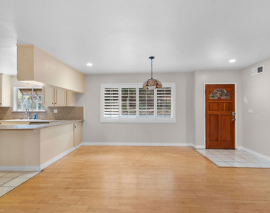 9631 Crystal View Drive - Photo Thumbnail 19