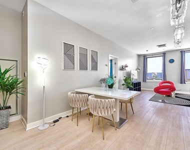3810 Wilshire Boulevard - Photo Thumbnail 4
