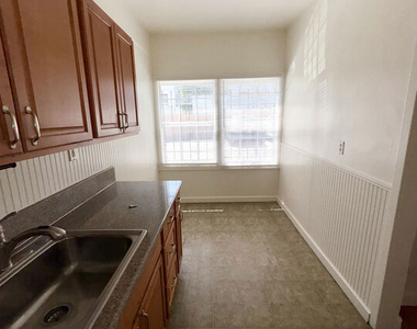 439 N Van Ness Avenue - Photo Thumbnail 4