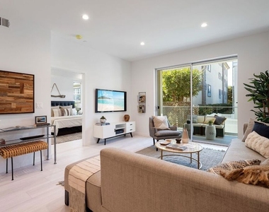 1827 Midvale Avenue - Photo Thumbnail 6