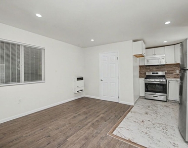2153 Glendon Avenue - Photo Thumbnail 4