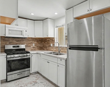 2153 Glendon Avenue - Photo Thumbnail 7