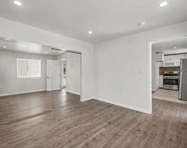 2153 Glendon Avenue - Photo Thumbnail 11