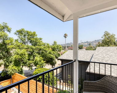 2318 Glover Place - Photo Thumbnail 8