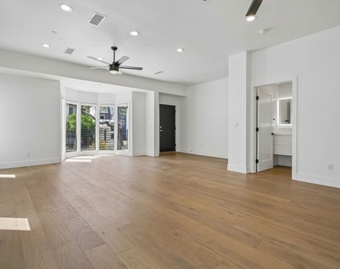 6521 Homewood Avenue - Photo Thumbnail 1