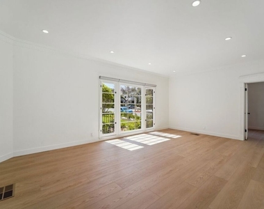 9116 W 3rd Street - Photo Thumbnail 5