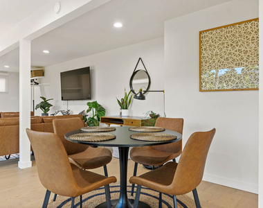 3775 Aloha Street - Photo Thumbnail 8