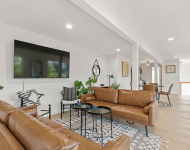 3775 Aloha Street - Photo Thumbnail 7