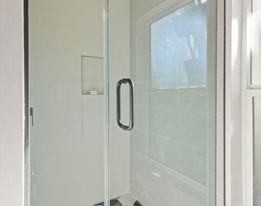3775 Aloha Street - Photo Thumbnail 6