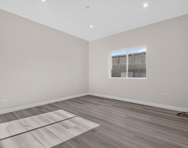 1809 N Avon Street - Photo Thumbnail 19