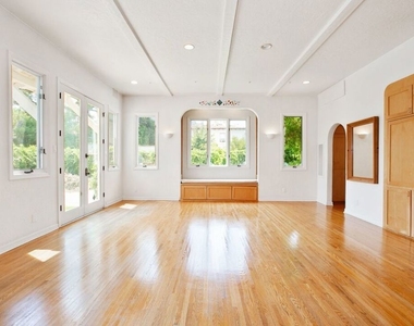333 S Mccarty Drive - Photo Thumbnail 8