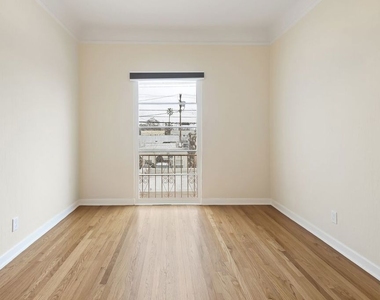 1142 S Clark Drive - Photo Thumbnail 13