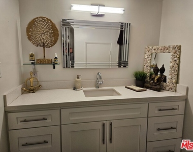 5652 Glenford Street - Photo Thumbnail 27
