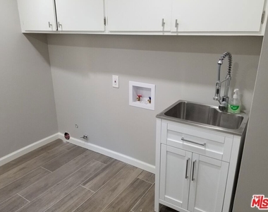 5652 Glenford Street - Photo Thumbnail 29