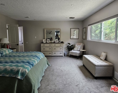 5652 Glenford Street - Photo Thumbnail 32