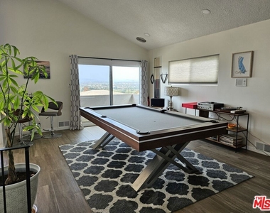 5652 Glenford Street - Photo Thumbnail 11