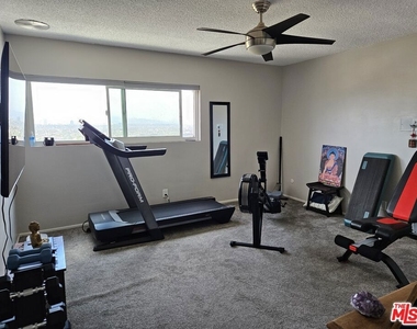 5652 Glenford Street - Photo Thumbnail 38