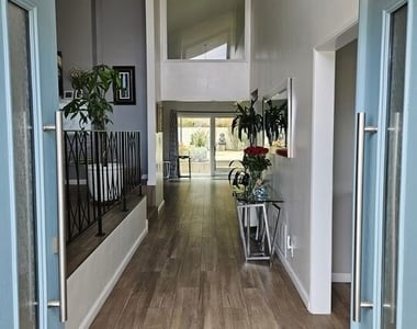5652 Glenford Street - Photo Thumbnail 2