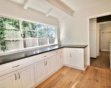 5415 Coldwater Canyon Avenue - Photo Thumbnail 20