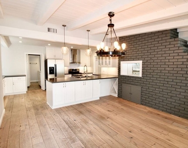 5415 Coldwater Canyon Avenue - Photo Thumbnail 19