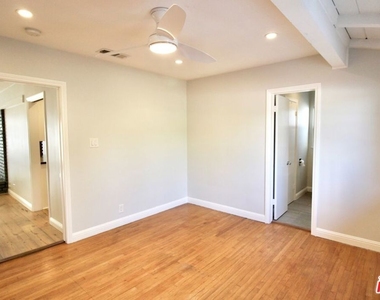5415 Coldwater Canyon Avenue - Photo Thumbnail 24