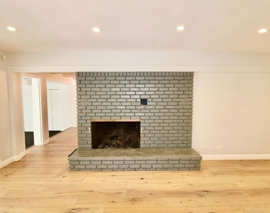 5415 Coldwater Canyon Avenue - Photo Thumbnail 6