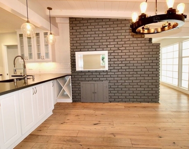 5415 Coldwater Canyon Avenue - Photo Thumbnail 18