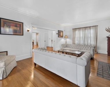2215 W 21st Street - Photo Thumbnail 12