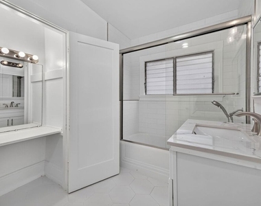 2215 W 21st Street - Photo Thumbnail 38