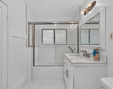 2215 W 21st Street - Photo Thumbnail 37