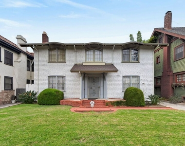 2215 W 21st Street - Photo Thumbnail 2