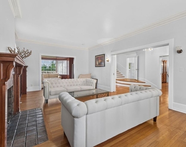 2215 W 21st Street - Photo Thumbnail 11