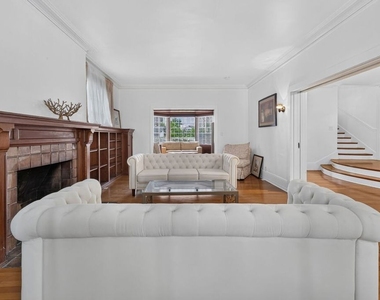 2215 W 21st Street - Photo Thumbnail 10