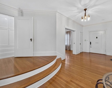 2215 W 21st Street - Photo Thumbnail 5