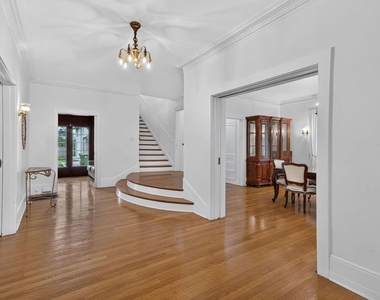 2215 W 21st Street - Photo Thumbnail 6