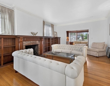 2215 W 21st Street - Photo Thumbnail 9