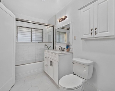 2215 W 21st Street - Photo Thumbnail 36