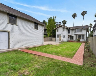 2215 W 21st Street - Photo Thumbnail 59