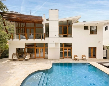 3600 Mandeville Canyon Road - Photo Thumbnail 21