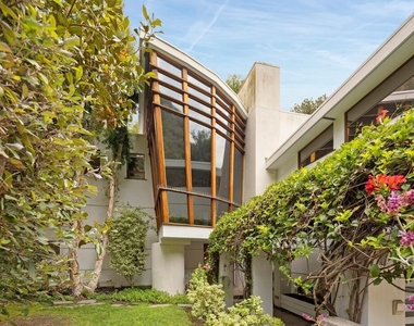 3600 Mandeville Canyon Road - Photo Thumbnail 24