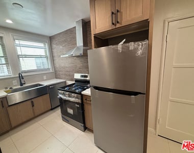 947 S Bedford Street - Photo Thumbnail 10