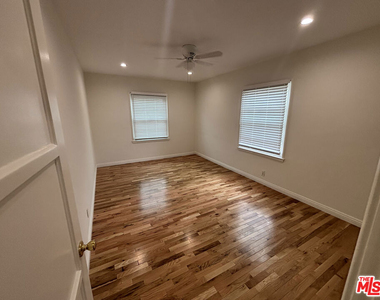 947 S Bedford Street - Photo Thumbnail 7