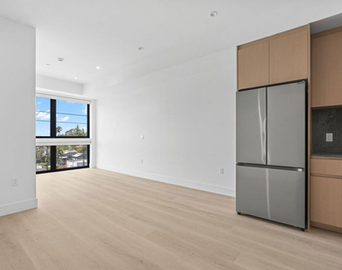 1808 Lincoln Boulevard - Photo Thumbnail 4