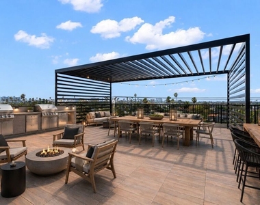 1808 Lincoln Boulevard - Photo Thumbnail 13