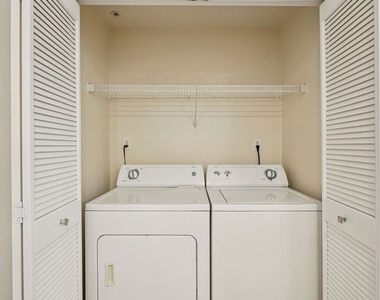 100 S Alameda Street - Photo Thumbnail 22