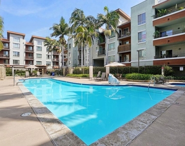 100 S Alameda Street - Photo Thumbnail 50