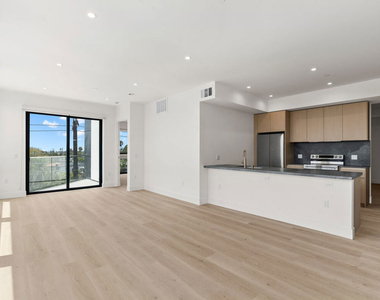 1808 Lincoln Boulevard - Photo Thumbnail 4